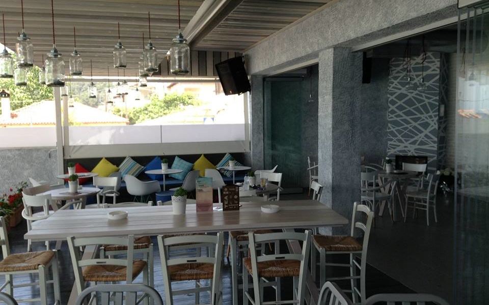 BARCO-BAR SIBIRI HALKIDIKI